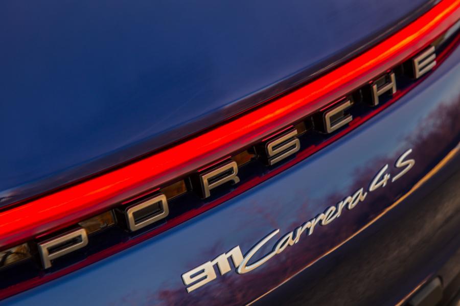 Логотип Porsche 911 Carrera 4S (992) 2019 года  (NA) (фото 11 из 18)
